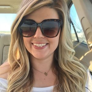 Meet your Posher, Devin